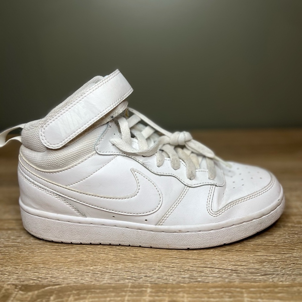Nike Court Borough Mid 2 White Sneakers Youth 7Y (Women’s 8.5 / Men’s 7) - Picture 5 of 6